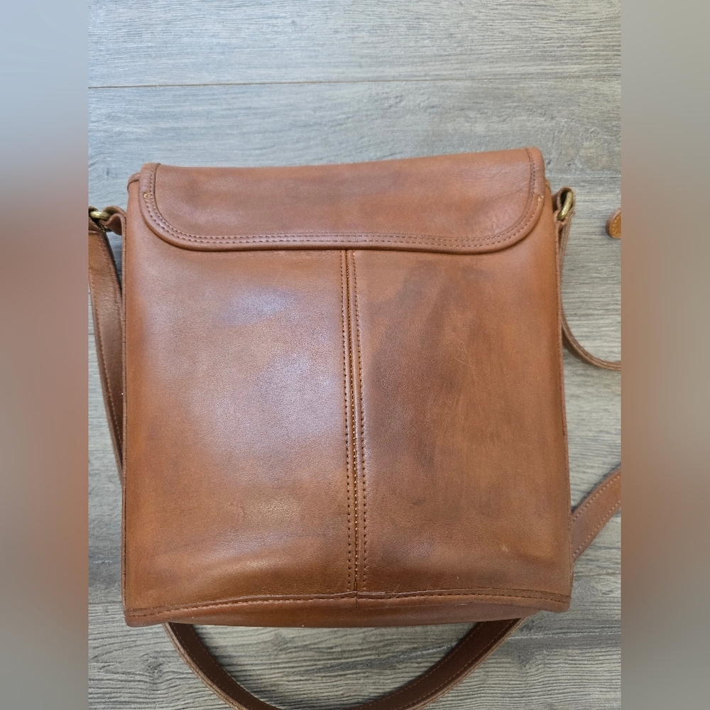 Vintage Coach Shoulder Bag British Tan Leather Classic Fisherman Grandpa - Picture 4 of 11